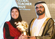 محمد بن راشد يسلّم جائزة المعلم العالميـــة إلى الفلسطينية الحروب