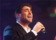 ملك الرومنسية وائل كفوري يحظر لأغنية جديدة