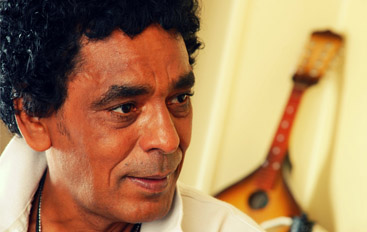 الكينج محمد منير يغير اسم ألبومه الجديد