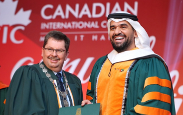 منح الفنان حسين الجسمي شهادة الدكتوراه الفخرية