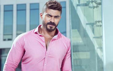 خالد سليم ينتهي من تسجيل "لسه كبير"